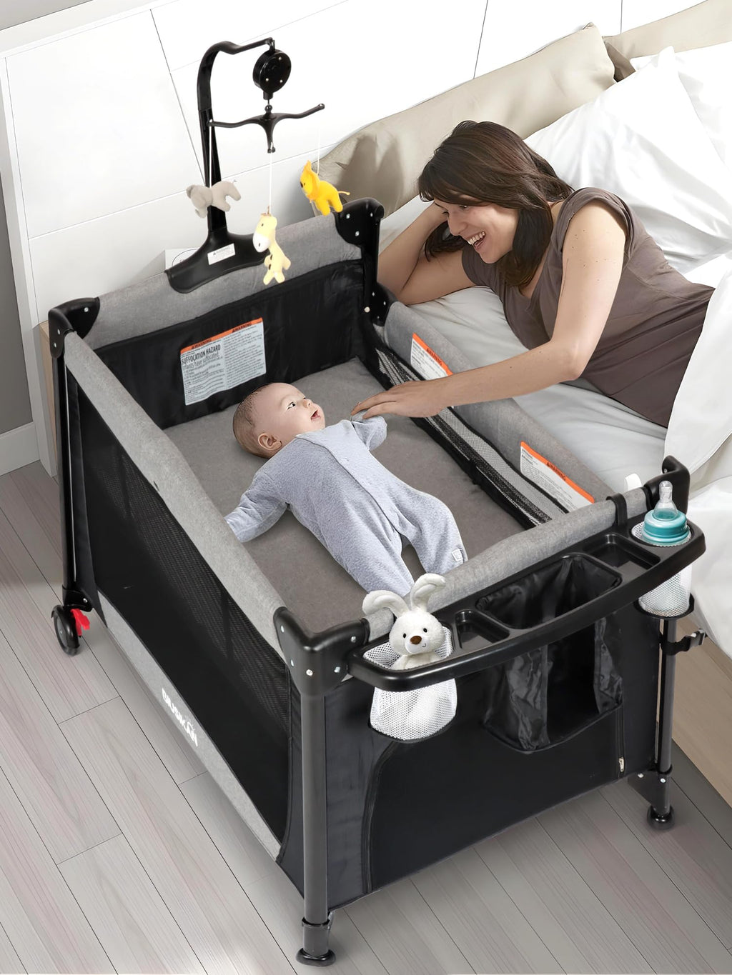 Baby Bassinet, Pack and Play with Bassinet, Bedside Sleeper with Diaper Changer E9551